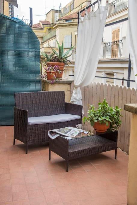 Ferienwohnung Trevi Domus Avignonesi Rom Exterior foto