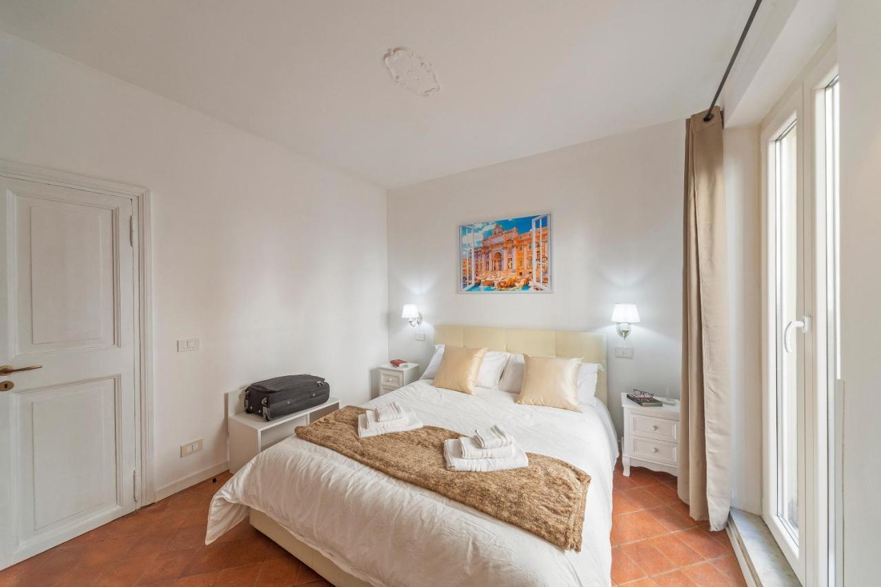 Ferienwohnung Trevi Domus Avignonesi Rom Exterior foto